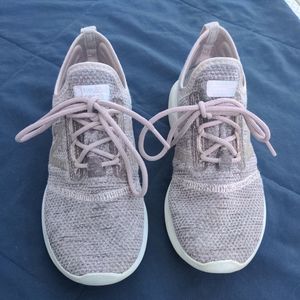 New Balance FuelCore Coast V4 sneakers women's